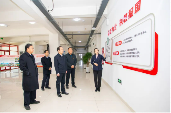 杜匯良調研民辦高校黨建工作并召開座談會