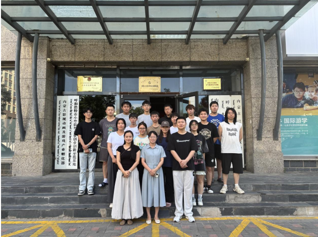 暑期不停訪：媒體技術系教師赴互聯網大廈看望實習生